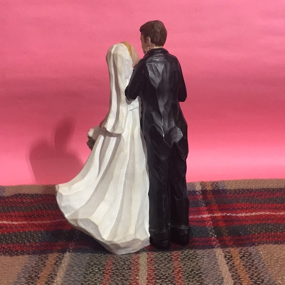 Willow Tree Wedding Couple Figurine - White and Black - Picture 3 of 8